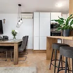 Lucia By Seeadria Agency Apartman